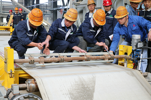 山东鲁泰建材科技集团新兴建材生产线顺利试产运行